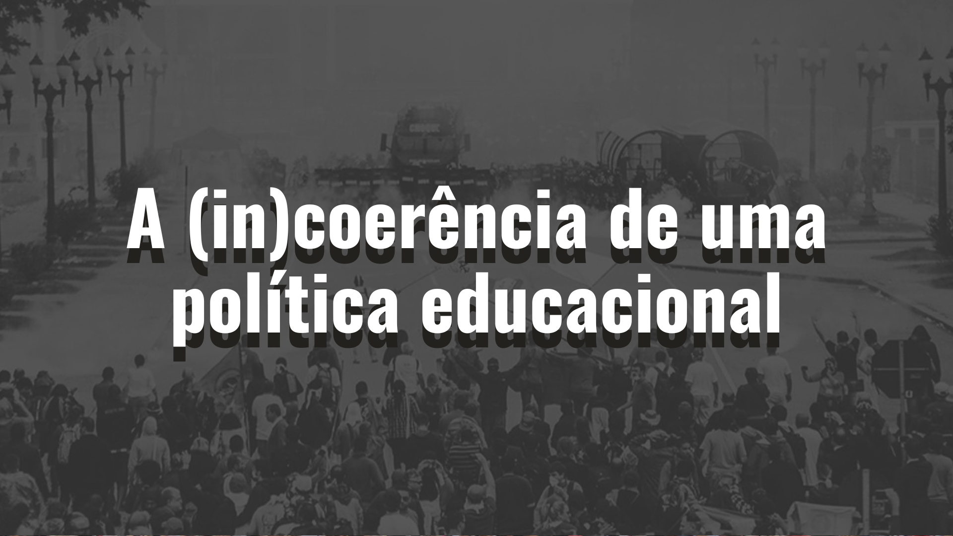 A (in)coerência de uma política educacional